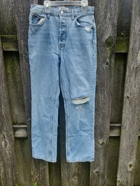 Reformation Hannah Rise Light  Straight Summer Jeans  Ripped Knee Sz 27 × 28